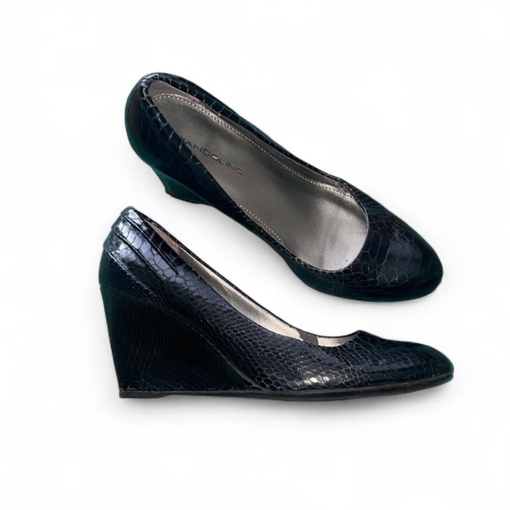 SOLD- Bandolino— black faux snakeskin Wedge heels